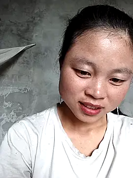 Snapshot of clara-cute chatting on 4, 10, 2025 clara-cute online show from 4, 10, 2025