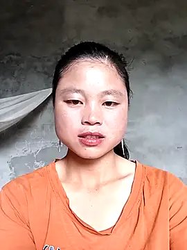 Snapshot of clara-cute chatting on 6, 10, 2025 clara-cute online show from 6, 10, 2025