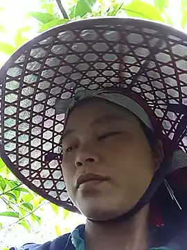 Snapshot of clara-cute chatting on 8, 10, 2025 clara-cute online show from 8, 10, 2025