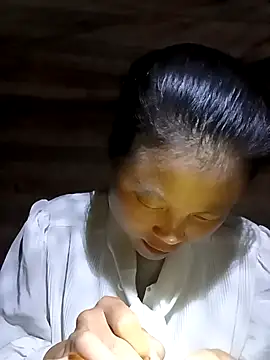 Snapshot of clara-cute chatting on 9, 10, 2025 clara-cute online show from 9, 10, 2025