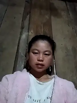 Snapshot of clara-cute chatting on 12, 10, 2025 clara-cute online show from 12, 10, 2025