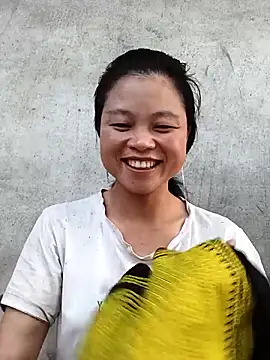 Snapshot of clara-cute chatting on 13, 10, 2025 clara-cute online show from 13, 10, 2025