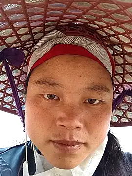 Snapshot of clara-cute chatting on 29, 10, 2025 clara-cute online show from 29, 10, 2025