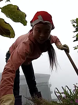 Snapshot of clara-cute chatting on 5, 11, 2025 clara-cute online show from 5, 11, 2025