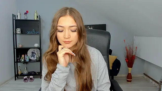 EllaClarke online show from 31, 3, 2026