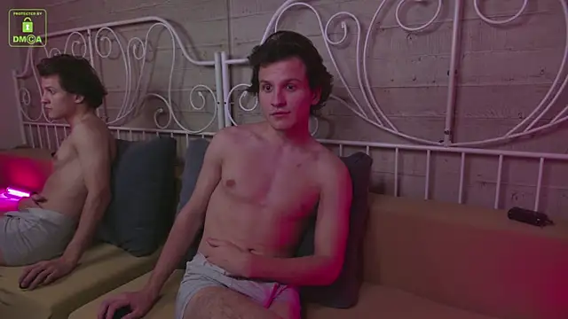 Snapshot of JesseCrosss chatting on 7, 11, 2025 JesseCrosss online show from 7, 11, 2025