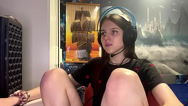 Elira Breeze online show from 21, 11, 2025