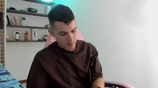 BooyHott  online show from 22, 12, 2025