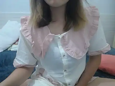 Snapshot of Hannie_26 chatting on 4, 10, 2025 Hannie 26 online show from 4, 10, 2025