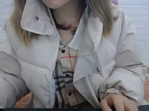 Snapshot of Hannie_26 chatting on 3, 11, 2025 Hannie 26 online show from 3, 11, 2025