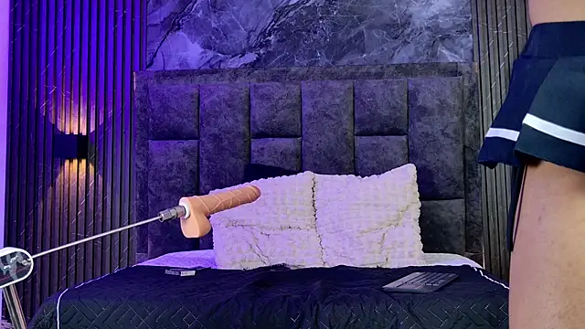 Snapshot of Suzie_cox chatting on 3, 10, 2025 Suzie cox online show from 3, 10, 2025