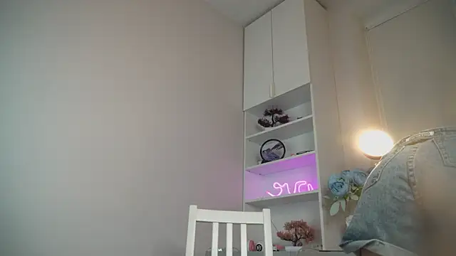 Snapshot of lovekissmes chatting on 24, 9, 2025 lovekissmes online show from 24, 9, 2025