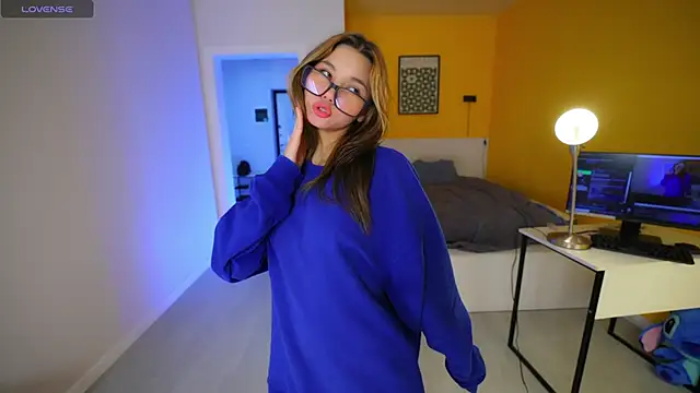 Snapshot of lovekissmes chatting on 17, 10, 2025 lovekissmes online show from 17, 10, 2025