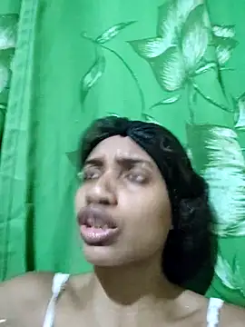 Snapshot of Barbiefox24 chatting on 21, 10, 2025 Barbiefox24 online show from 21, 10, 2025