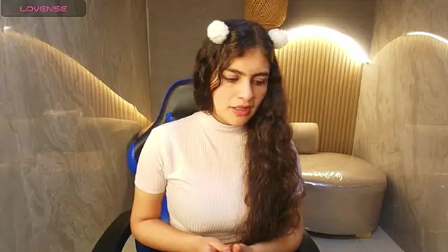 Snapshot of dany_r_ chatting on 6, 10, 2025 dany r online show from 6, 10, 2025