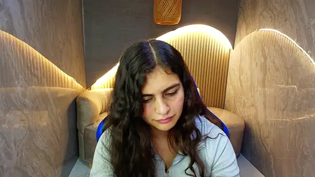 Snapshot of dany_r_ chatting on 28, 10, 2025 dany r online show from 28, 10, 2025