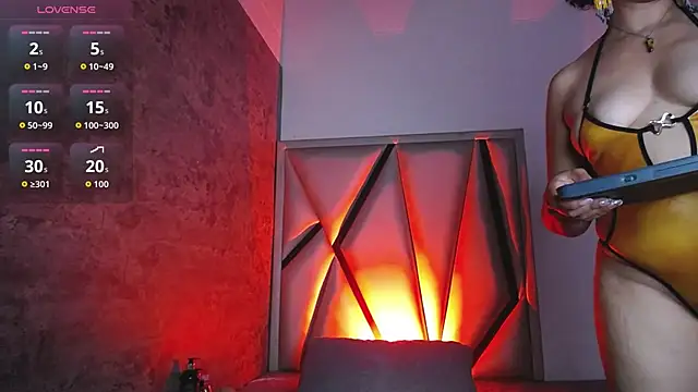 Snapshot of Isabella-Rosssi chatting on 11, 11, 2025 Isabella-Rosssi online show from 11, 11, 2025