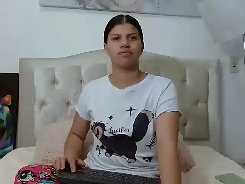 Snapshot of Arianaskyblue chatting on 28, 9, 2025 Arianaskyblue online show from 28, 9, 2025