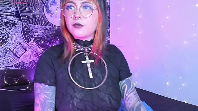 Snapshot of Hallucigenia_ chatting on 26, 9, 2025 Hallucigenia online show from 26, 9, 2025