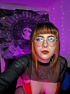 Snapshot of Hallucigenia_ chatting on 9, 10, 2025 Hallucigenia online show from 9, 10, 2025