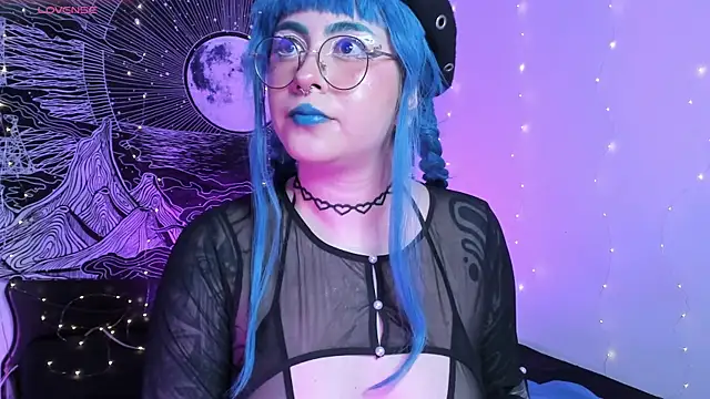 Snapshot of Hallucigenia_ chatting on 29, 10, 2025 Hallucigenia online show from 29, 10, 2025