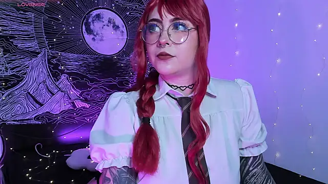 Snapshot of Hallucigenia_ chatting on 30, 10, 2025 Hallucigenia online show from 30, 10, 2025