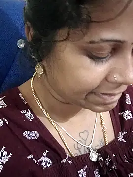 Snapshot of sweetqueen143 chatting on 20, 11, 2025 sweetqueen143 online show from 20, 11, 2025