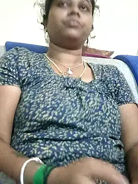 Snapshot of sweetqueen143 chatting on 5, 1, 2026 sweetqueen143 online show from 5, 1, 2026