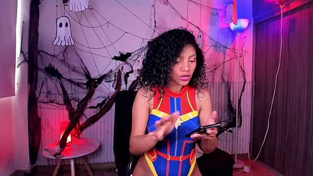 Snapshot of natalia_blue chatting on 3, 11, 2025 natalia blue online show from 3, 11, 2025