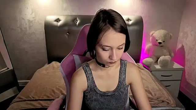 Snapshot of prettiestwinsor chatting on 8, 11, 2025 prettiestwinsor online show from 8, 11, 2025