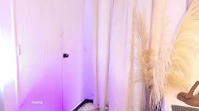 ZoeVolt online show from 17, 10, 2025