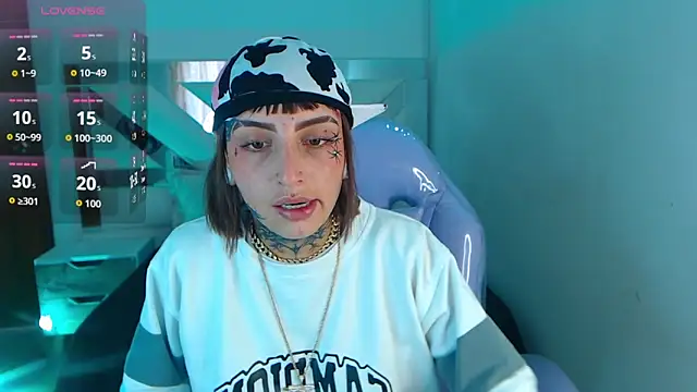 Gyal 8  online show from 24, 10, 2025