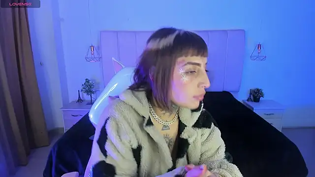 Gyal 8  online show from 23, 12, 2025