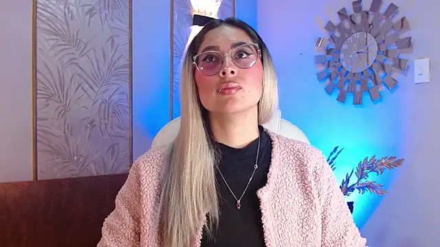 LunaaGrey  online show from 26, 9, 2025