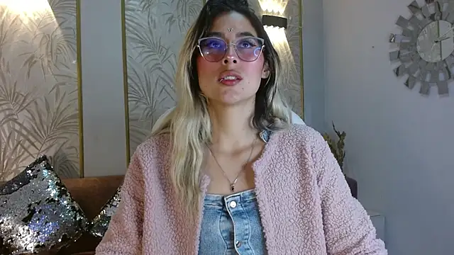 LunaaGrey  online show from 5, 11, 2025