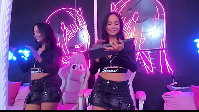 Snapshot of Star_Liight chatting on 11, 10, 2025 Star Liight online show from 11, 10, 2025