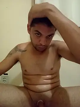 Snapshot of livinhoooo chatting on 1, 11, 2025 livinhoooo online show from 1, 11, 2025