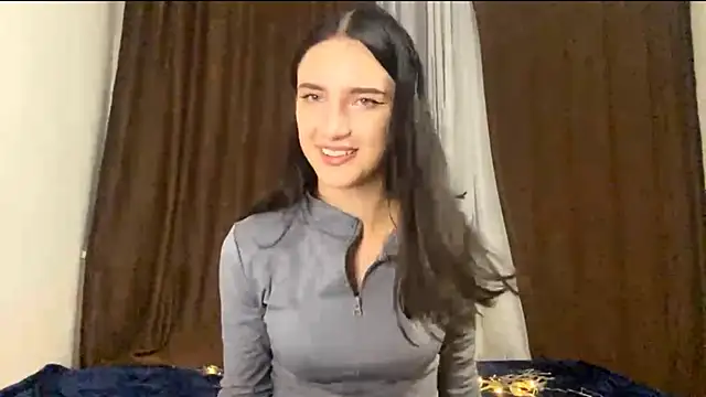 Snapshot of TifanyRawi chatting on 7, 10, 2025 TifanyRawi online show from 7, 10, 2025