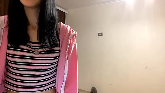 Snapshot of TifanyRawi chatting on 3, 11, 2025 TifanyRawi online show from 3, 11, 2025