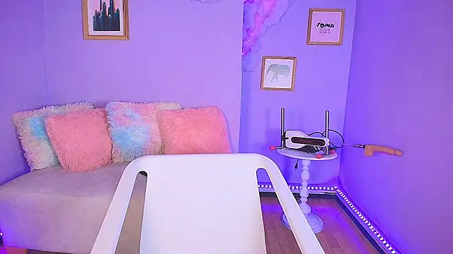 Snapshot of cat_nasty chatting on 15, 12, 2025 cat nasty online show from 15, 12, 2025