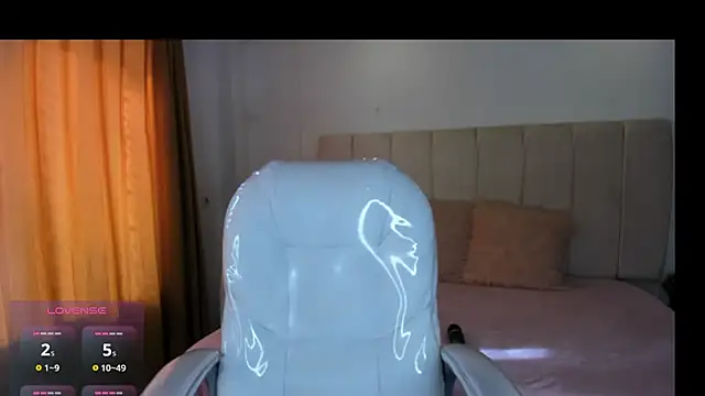 Snapshot of Maddy_Rouse1 chatting on 16, 10, 2025 Maddy Rouse1 online show from 16, 10, 2025