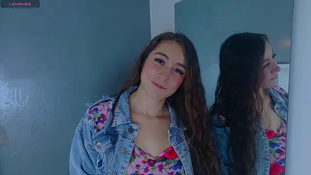 Snapshot of MyApril__ chatting on 6, 11, 2025 MyApril online show from 6, 11, 2025