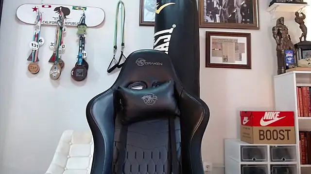 Snapshot of henryhadesflirt chatting on 6, 1, 2026 henryhadesflirt online show from 6, 1, 2026