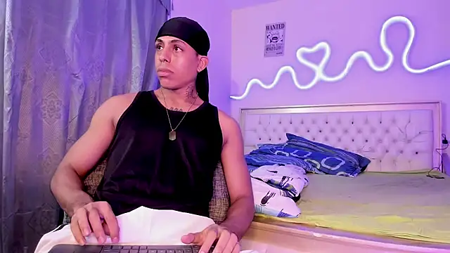 Snapshot of Glader31 chatting on 26, 9, 2025 Glader31 online show from 26, 9, 2025