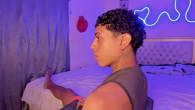 Snapshot of Glader31 chatting on 2, 10, 2025 Glader31 online show from 2, 10, 2025