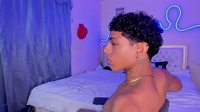 Snapshot of Glader31 chatting on 4, 10, 2025 Glader31 online show from 4, 10, 2025