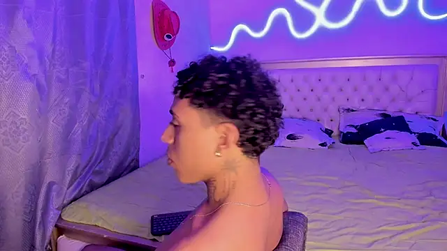 Snapshot of Glader31 chatting on 16, 10, 2025 Glader31 online show from 16, 10, 2025