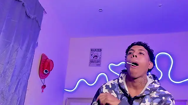 Snapshot of Glader31 chatting on 27, 10, 2025 Glader31 online show from 27, 10, 2025