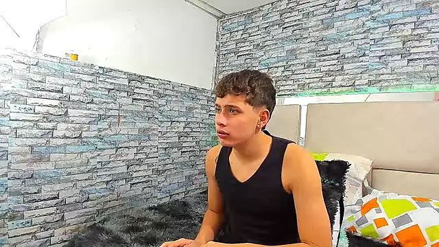 Snapshot of Julian_wolf18 chatting on 22, 9, 2025 Julian wolf18 online show from 22, 9, 2025