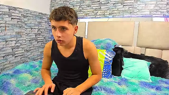 Snapshot of Julian_wolf18 chatting on 1, 10, 2025 Julian wolf18 online show from 1, 10, 2025